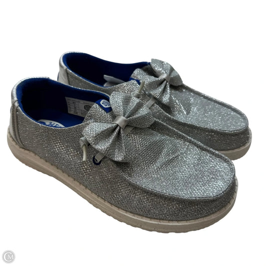 Shoes Flats By Hey Dude In Silver, Size: 7