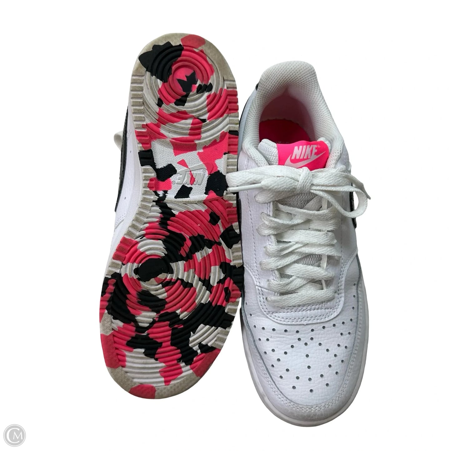 Shoes Sneakers By Nike In White, Size: 6.5