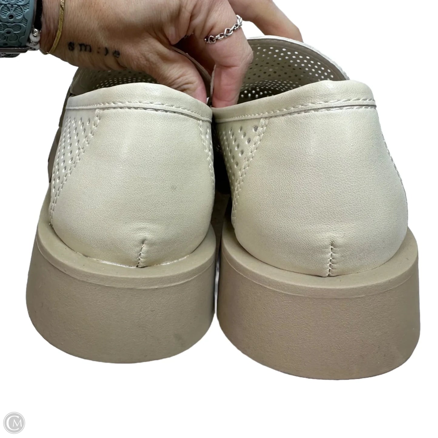 Shoes Flats By Dolce Vita In Ivory, Size: 9