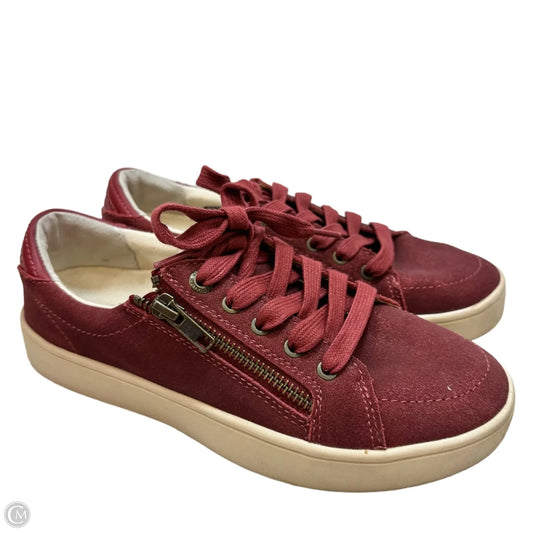 Shoes Athletic By Clothes Mentor In Maroon, Size: 6.5