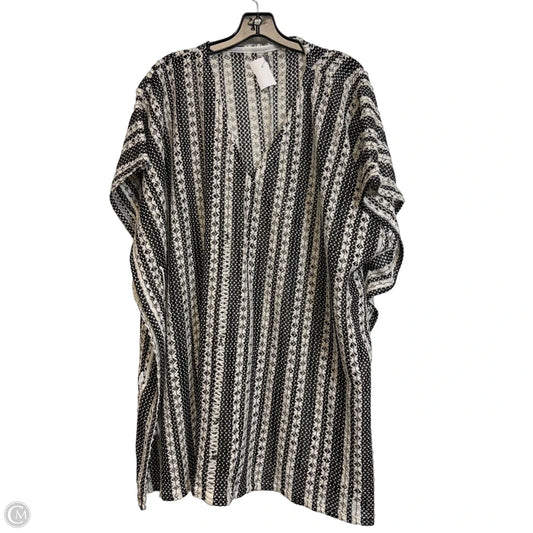 Swimwear Cover-up By Clothes Mentor In Black & White, Size: Osfm