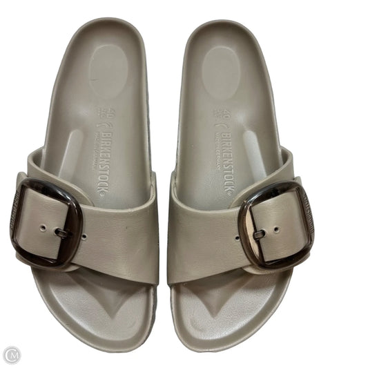 Sandals Flats By Birkenstock In Beige, Size: 9