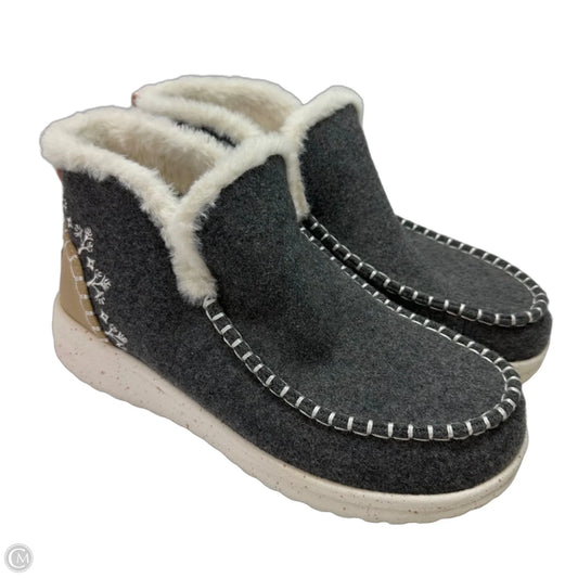 Shoes Flats By Hey Dude In Grey, Size: 7