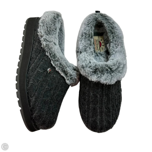 Shoes Flats By Bobs In Grey, Size: 6