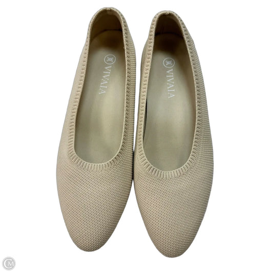 Shoes Flats By Vivaia In Beige, Size: