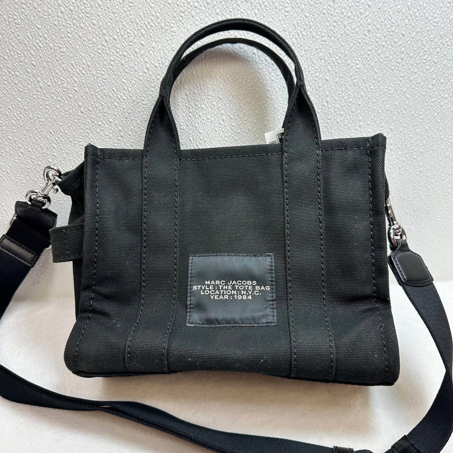 Handbag Luxury Designer By Marc Jacobs, Size: Small