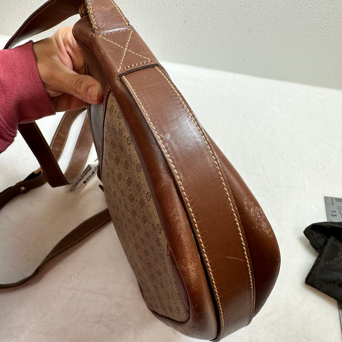 Crossbody Luxury Designer By Gucci, Size: Medium