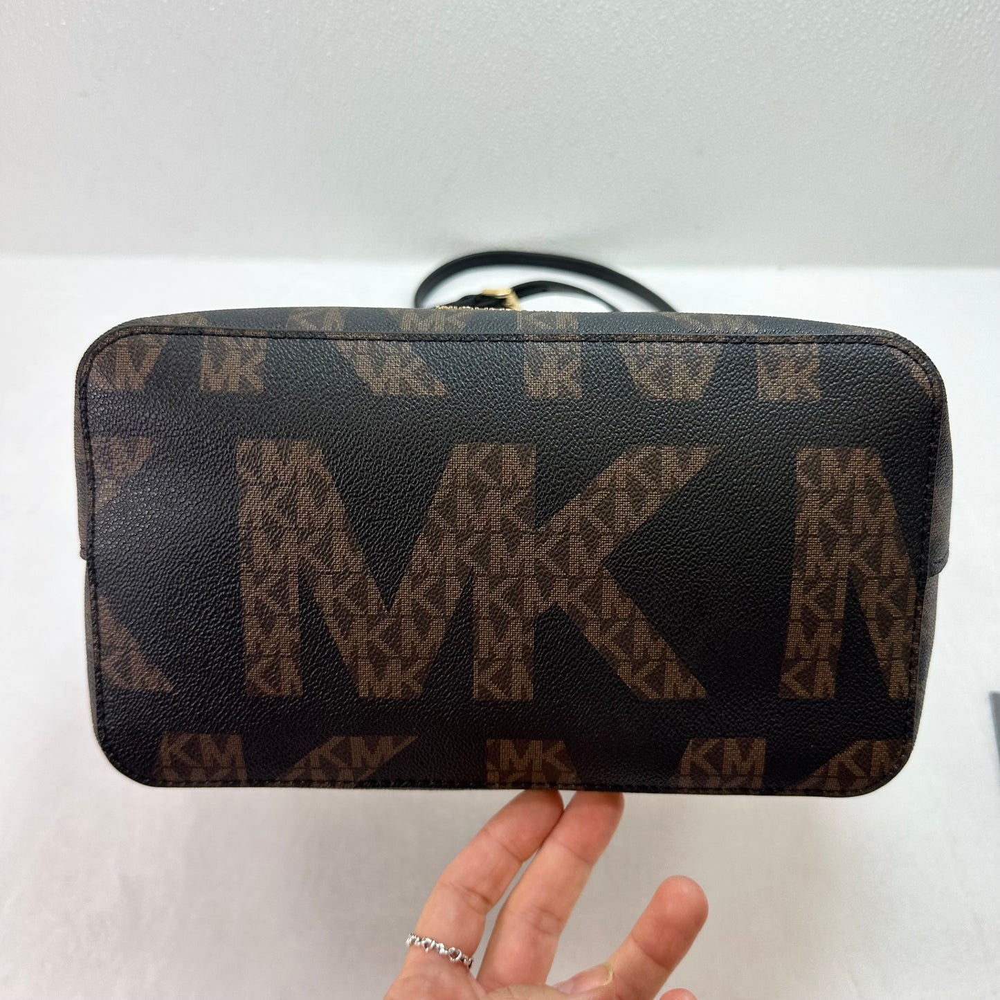 Handbag Designer By Michael Kors, Size: Medium