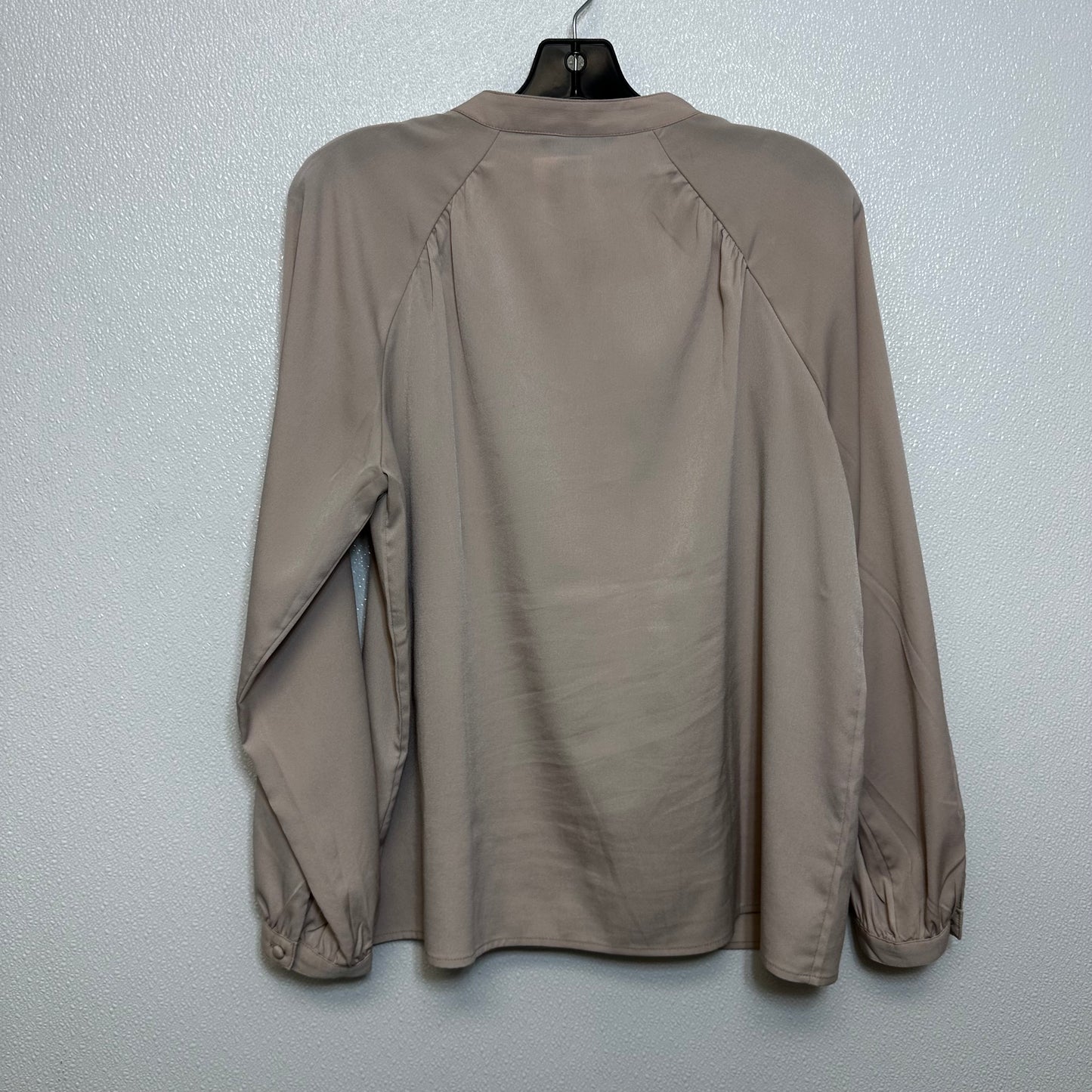 Top Long Sleeve By Banana Republic O In Oatmeal, Size: M