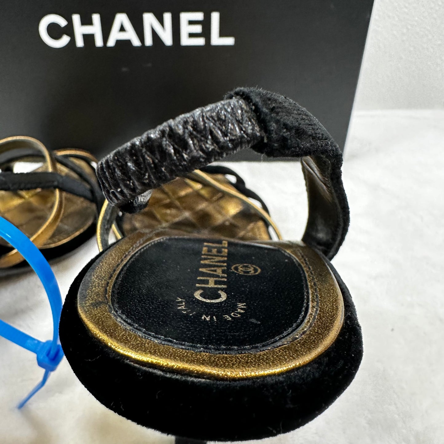 Shoes Designer By Chanel In Gold size 40