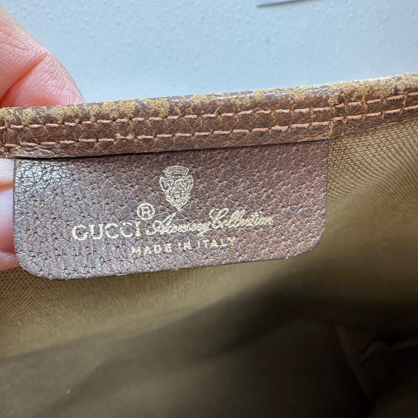 Handbag Luxury Designer By Gucci, Size: Medium