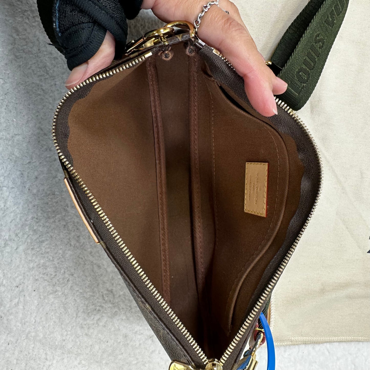 Crossbody Designer Louis Vuitton, Size Medium