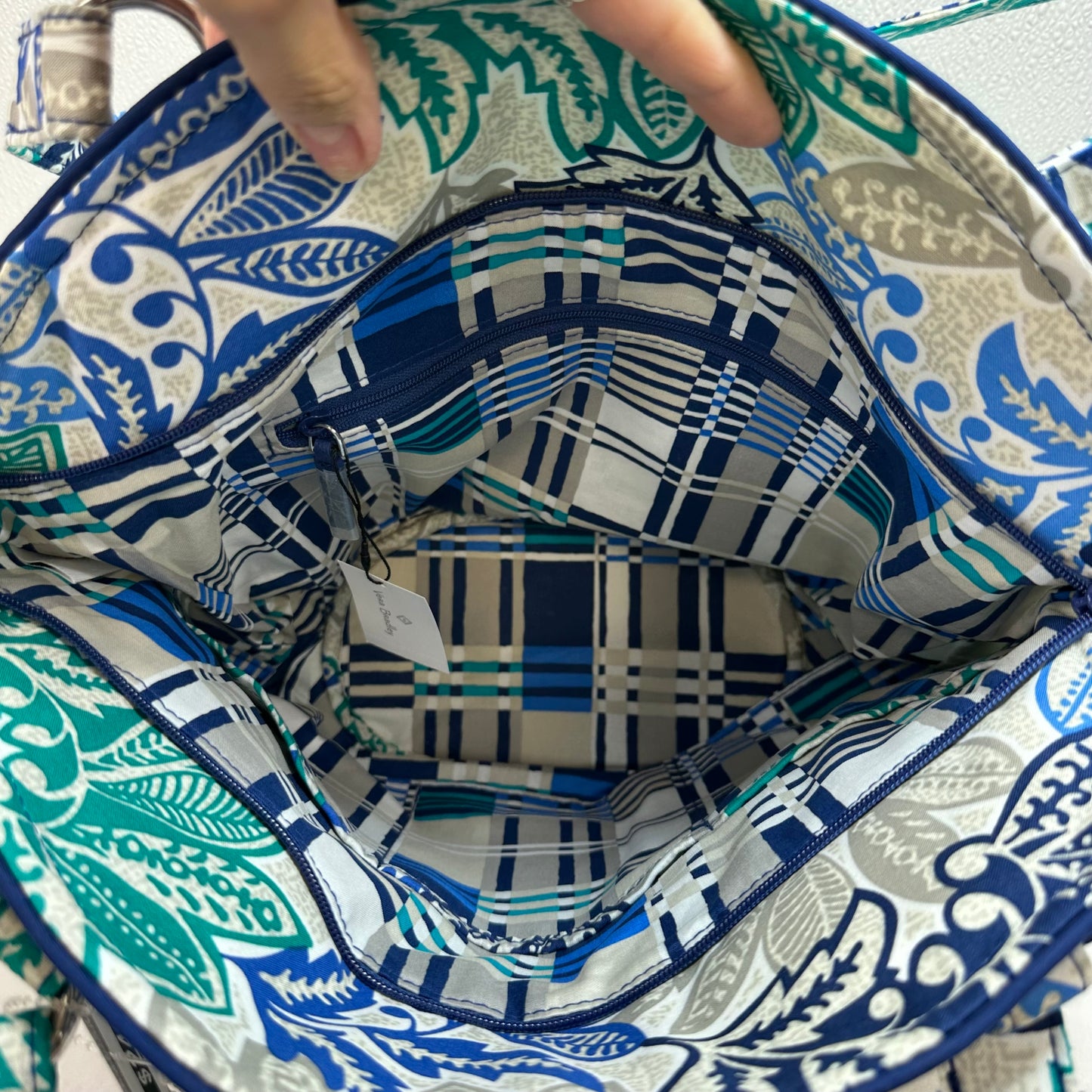 Handbag By Vera Bradley, Size: Medium