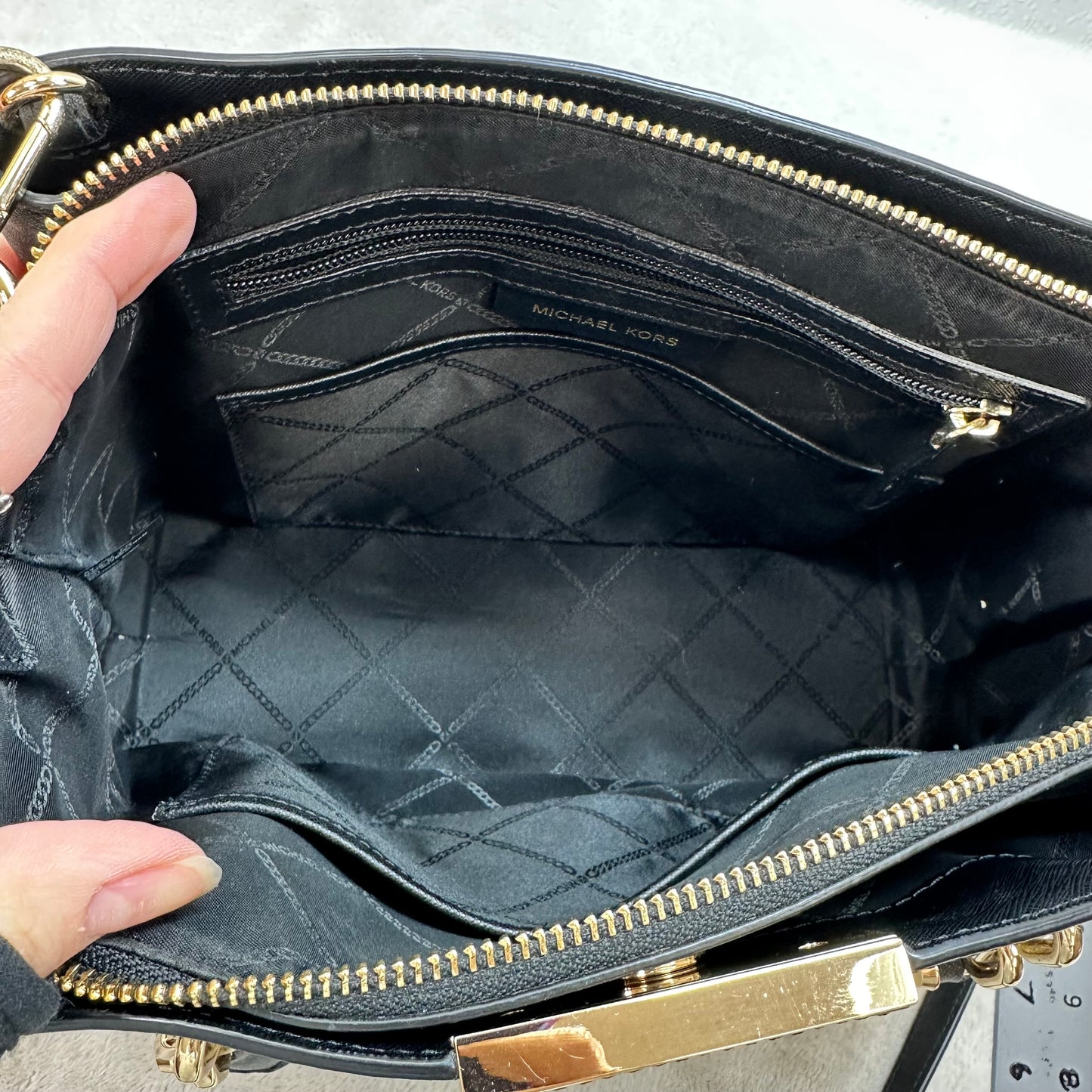 Handbag Designer By Michael Kors, Size: Medium