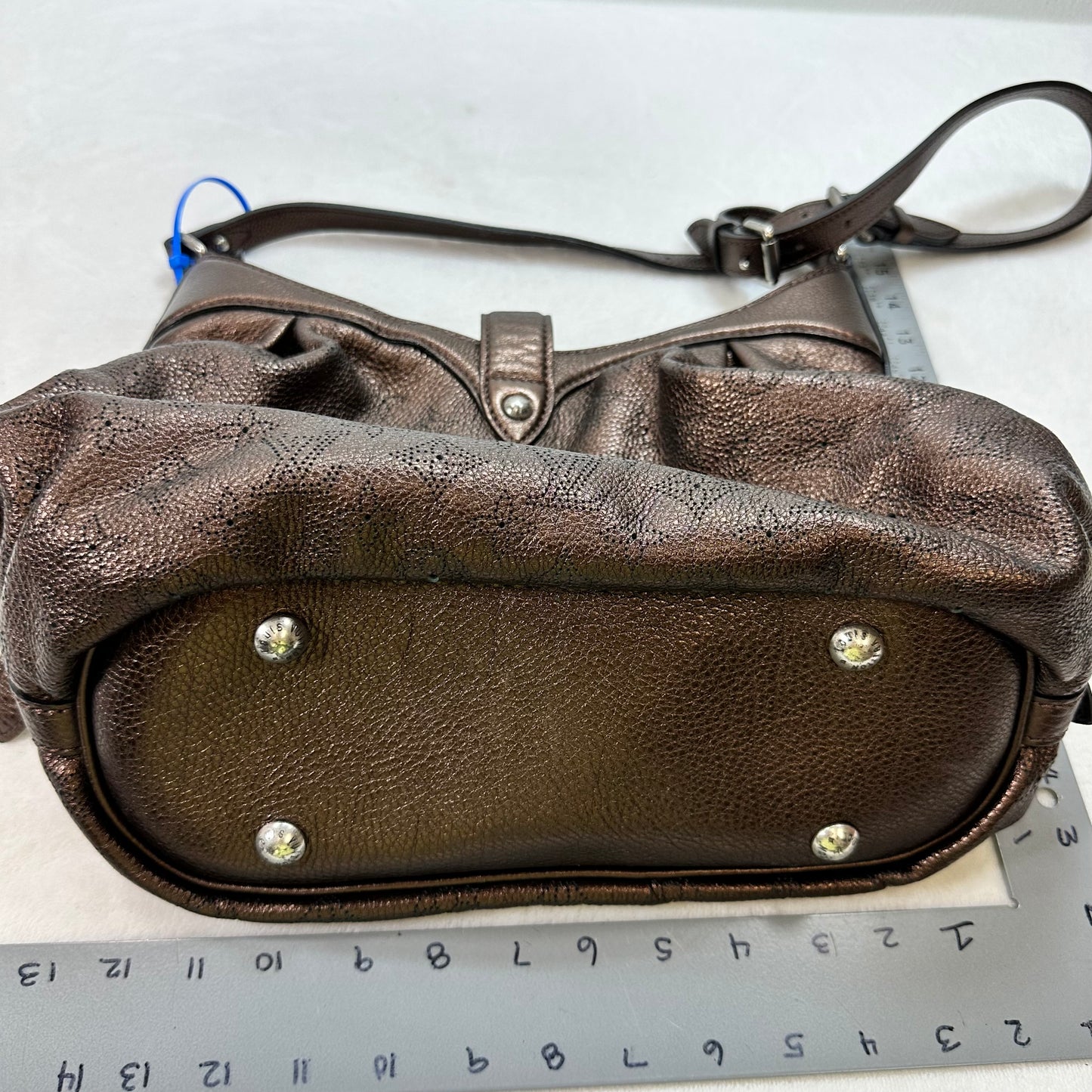 Handbag Luxury Designer By Louis Vuitton, Size: Medium