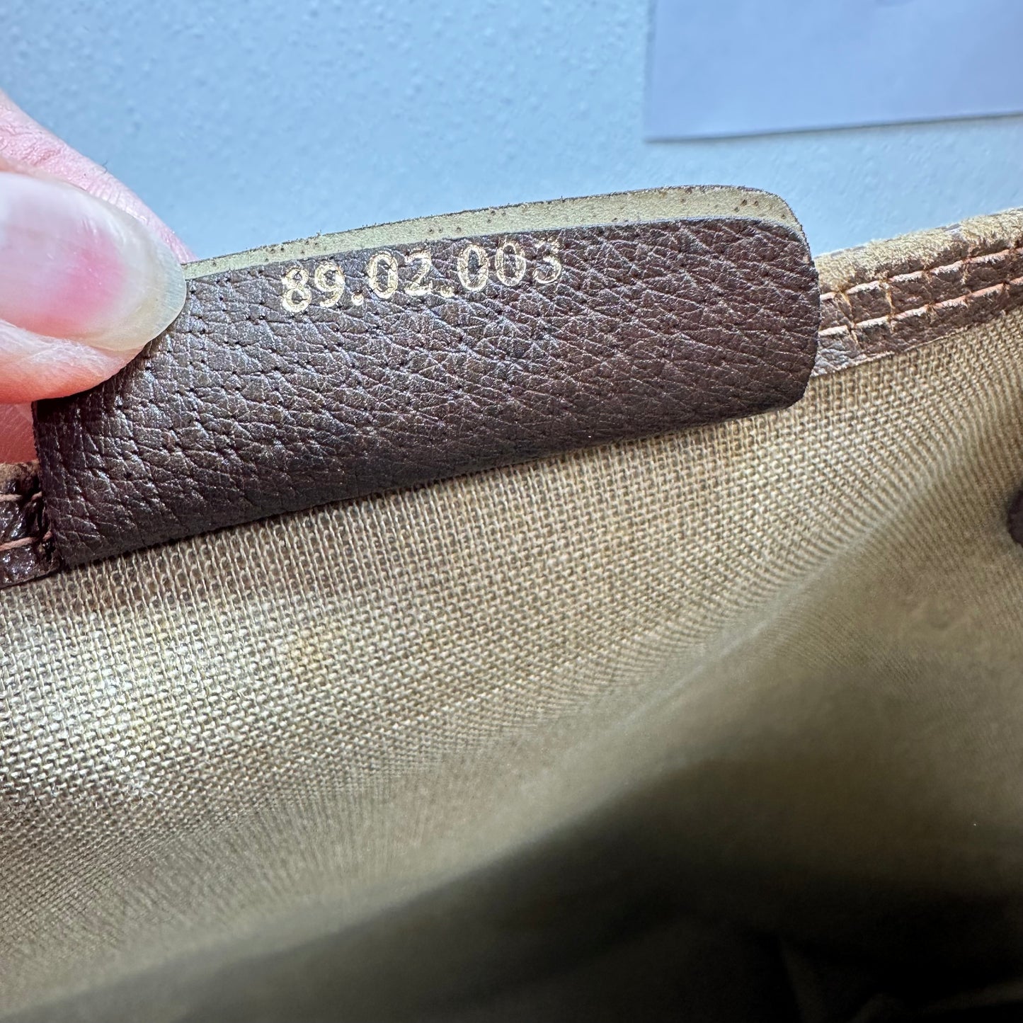 Handbag Luxury Designer By Gucci, Size: Medium