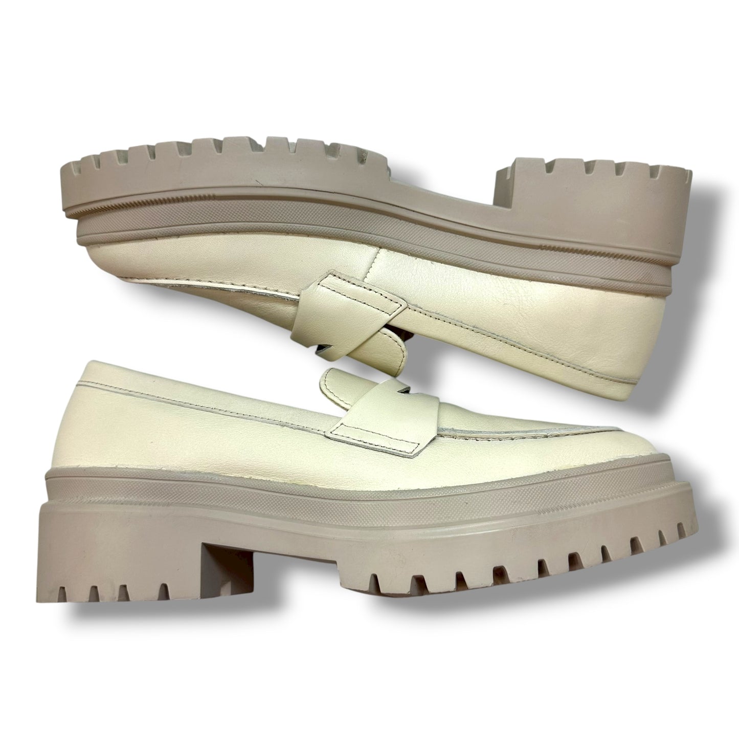 Leather Shoes loafers Flats By Patina In Beige, Size: 9.5