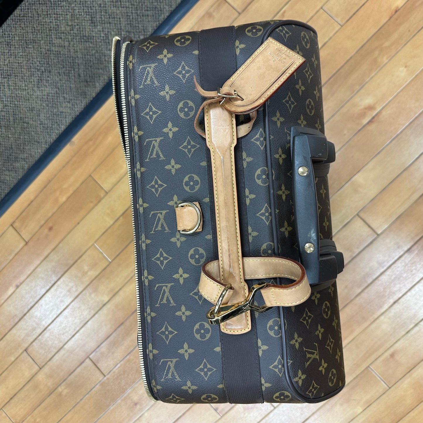 Luggage By Louis Vuitton  Size: Large