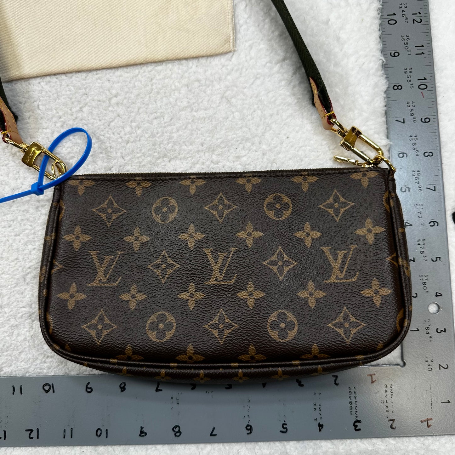 Crossbody Designer Louis Vuitton, Size Medium
