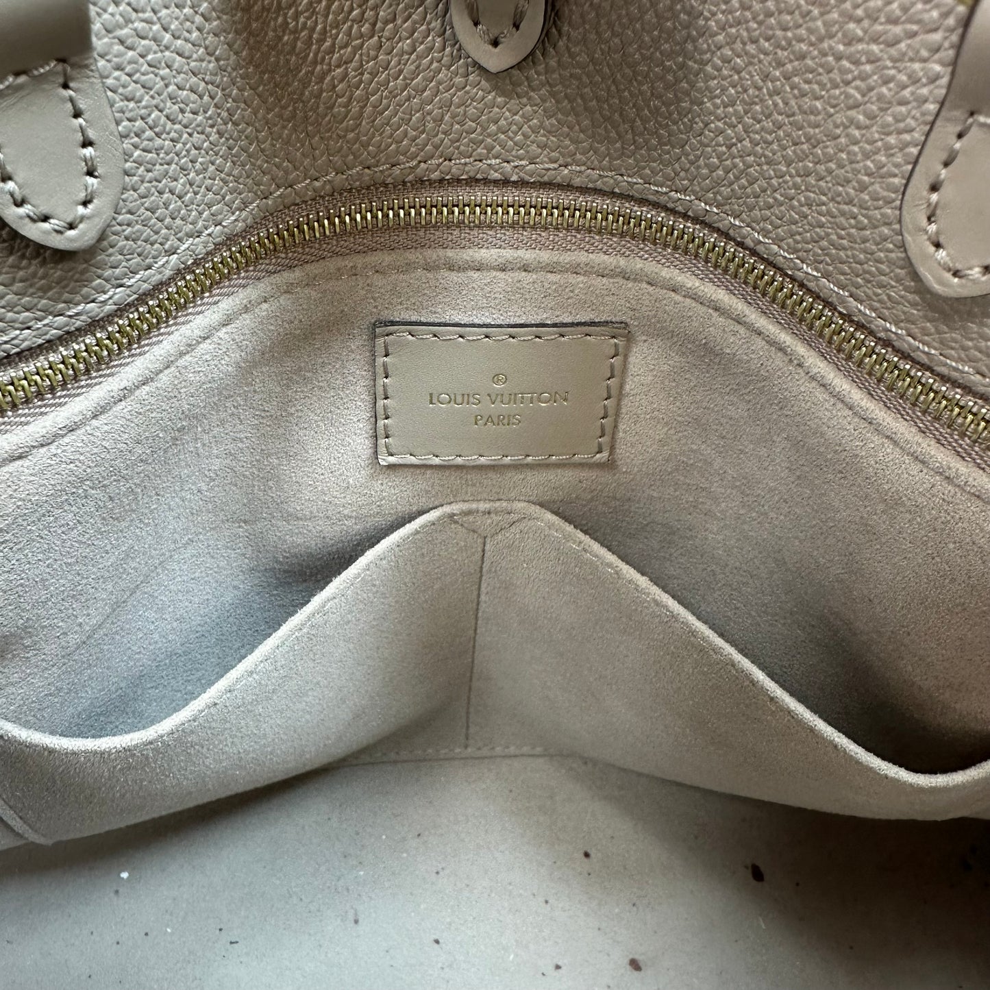 OnTheGo MM tote bag Tourterelle (turtledove) beige Monogram Empreinte leather Handbag Luxury Designer By Louis Vuitton, Size: Medium