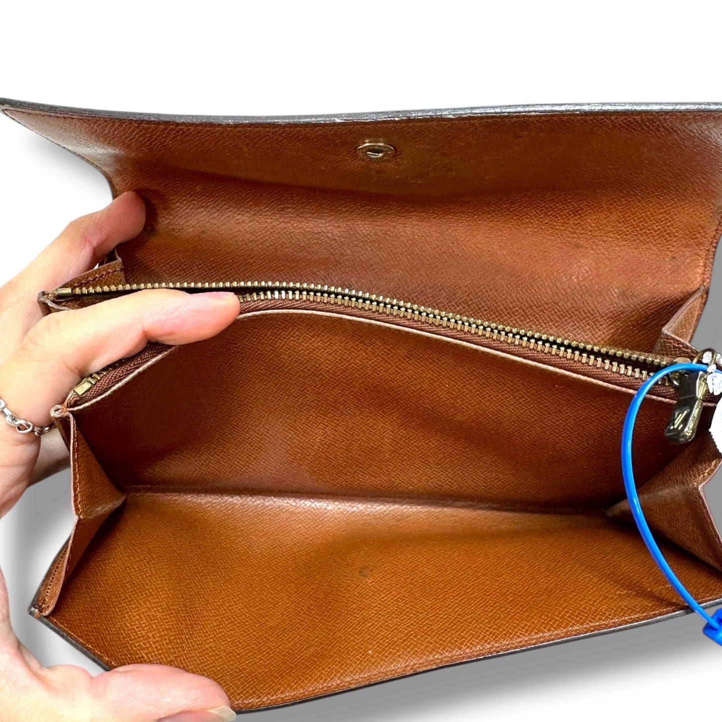 Wallet Luxury Designer By Louis Vuitton, Size: Medium