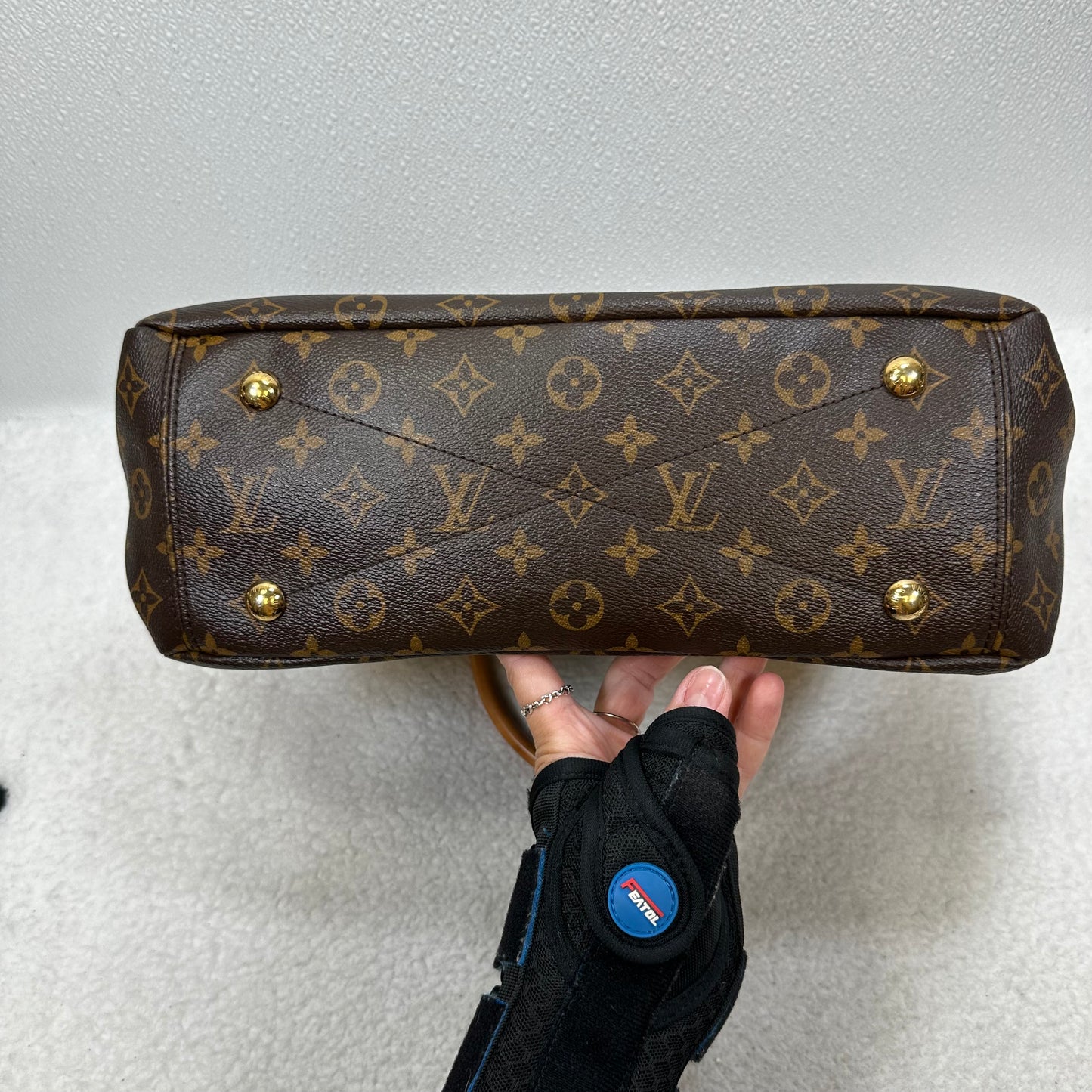 Handbag Designer Louis Vuitton Pallas, Size Medium