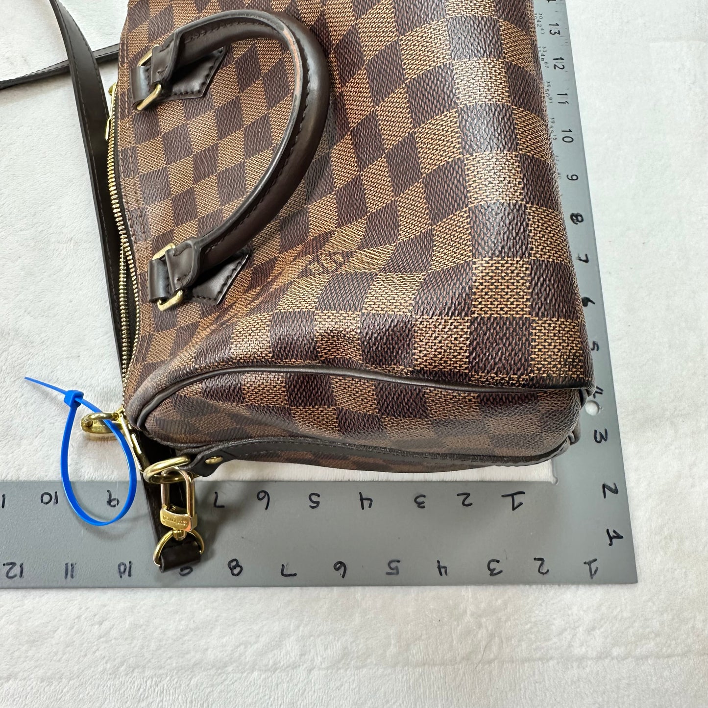 Speedy Bandoulière 25 in Damier Ebene canvas Crossbody Luxury Designer By Louis Vuitton, Size: Small