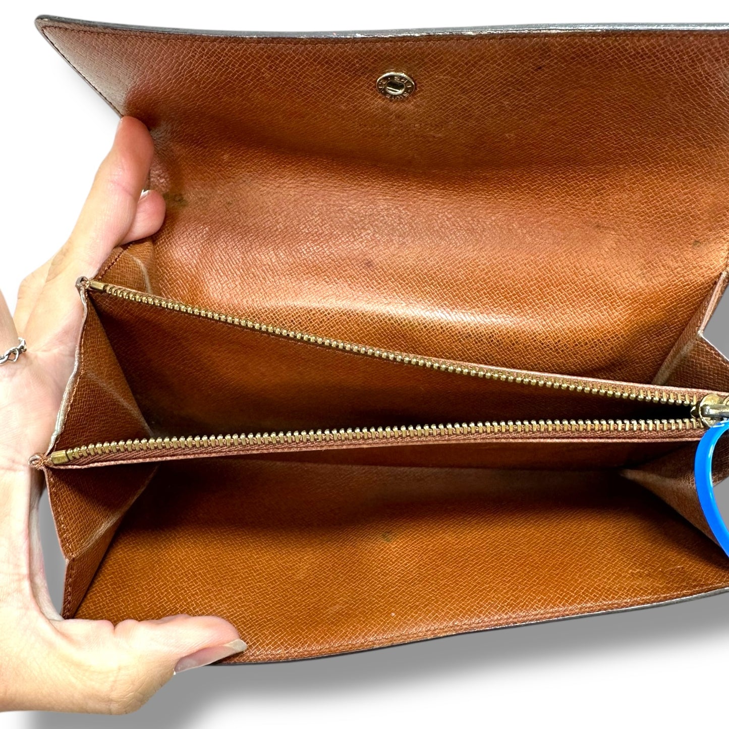 Wallet Luxury Designer By Louis Vuitton, Size: Medium