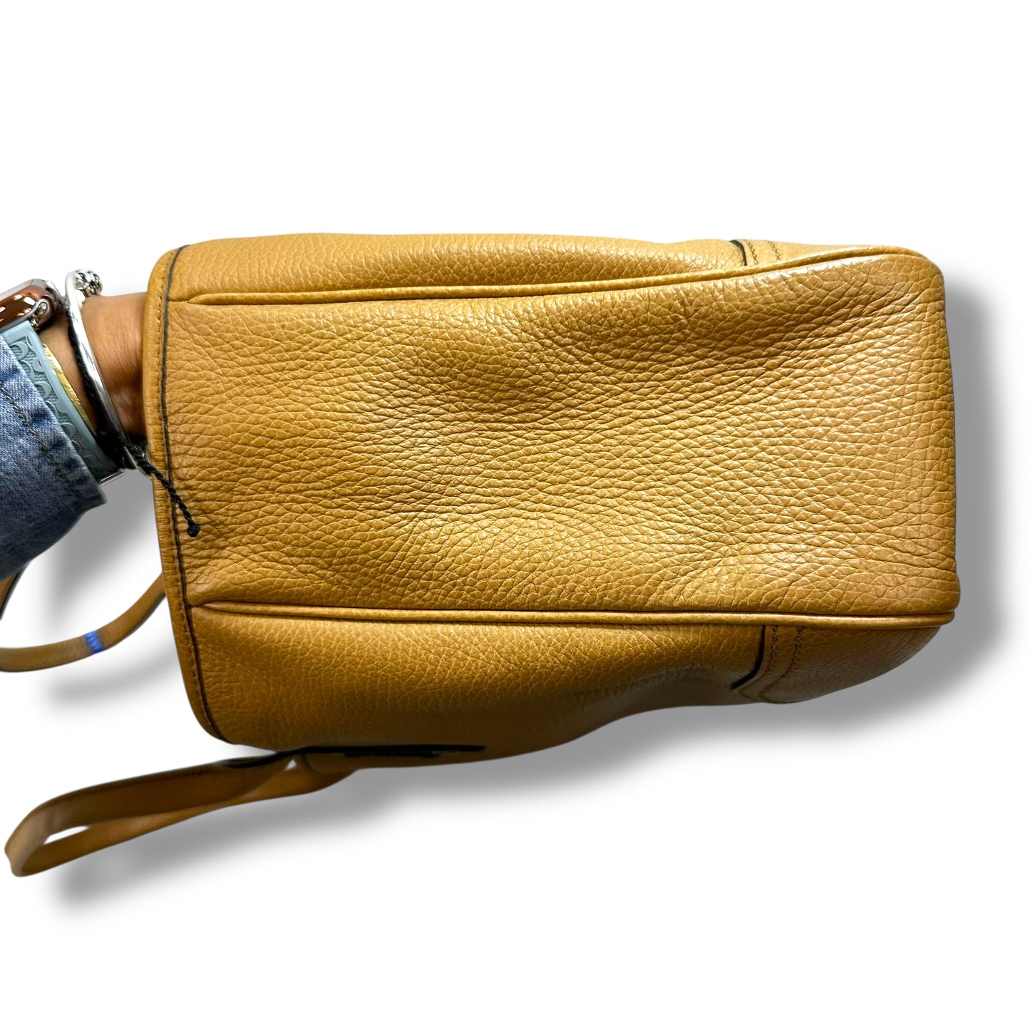 Handbag Luxury Designer By Gucci, Size: Small