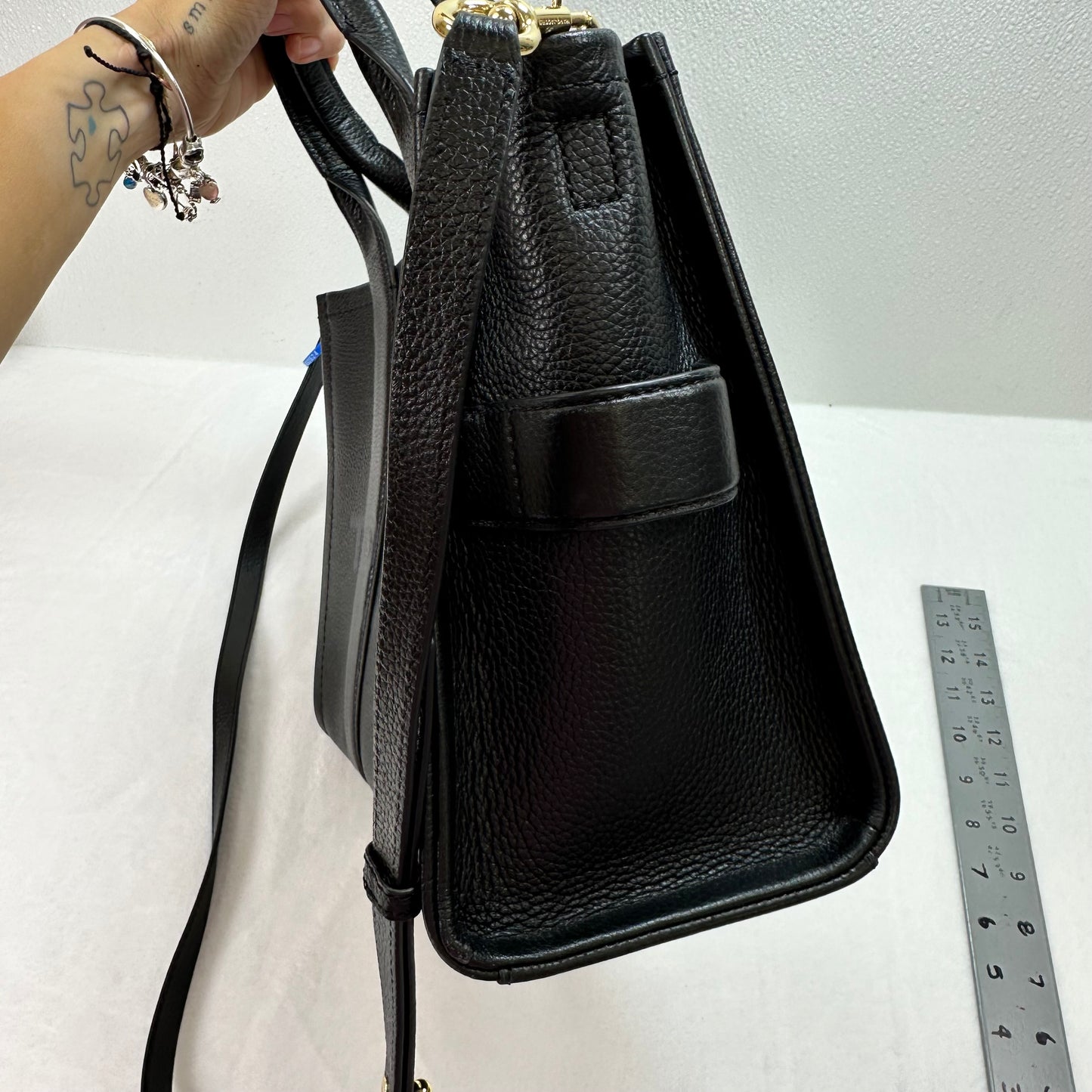 Leather Tote Luxury Designer By Marc Jacobs, Size: Medium