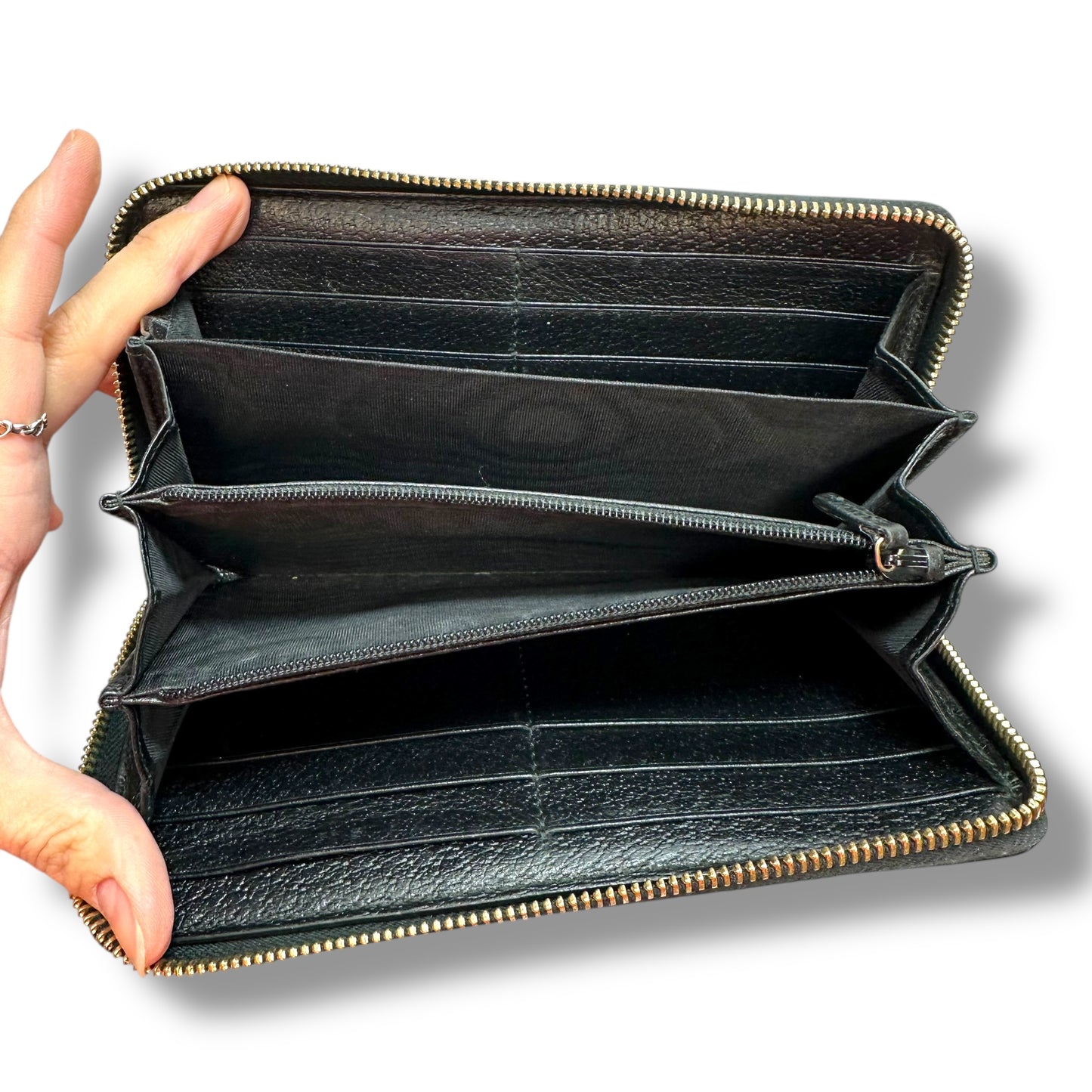 Wallet Luxury Designer By Gucci, Size: Medium