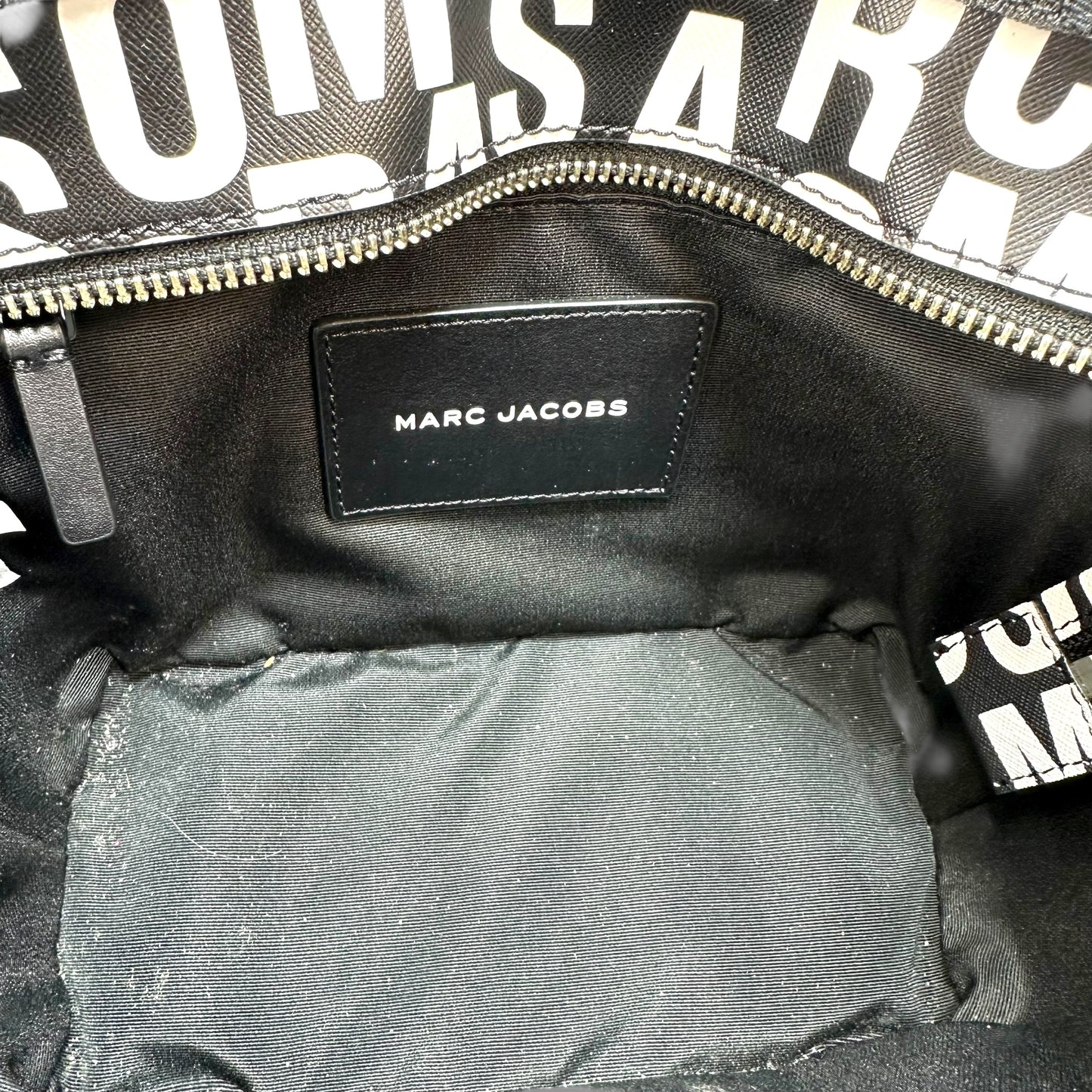 Crossbody Luxury Designer By Marc Jacobs, Size: Small