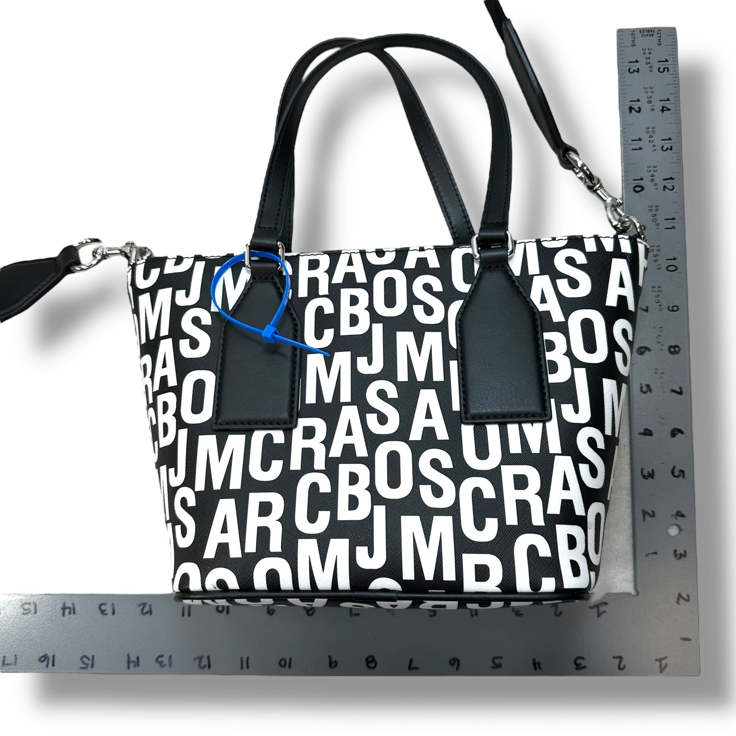 Crossbody Luxury Designer By Marc Jacobs, Size: Small