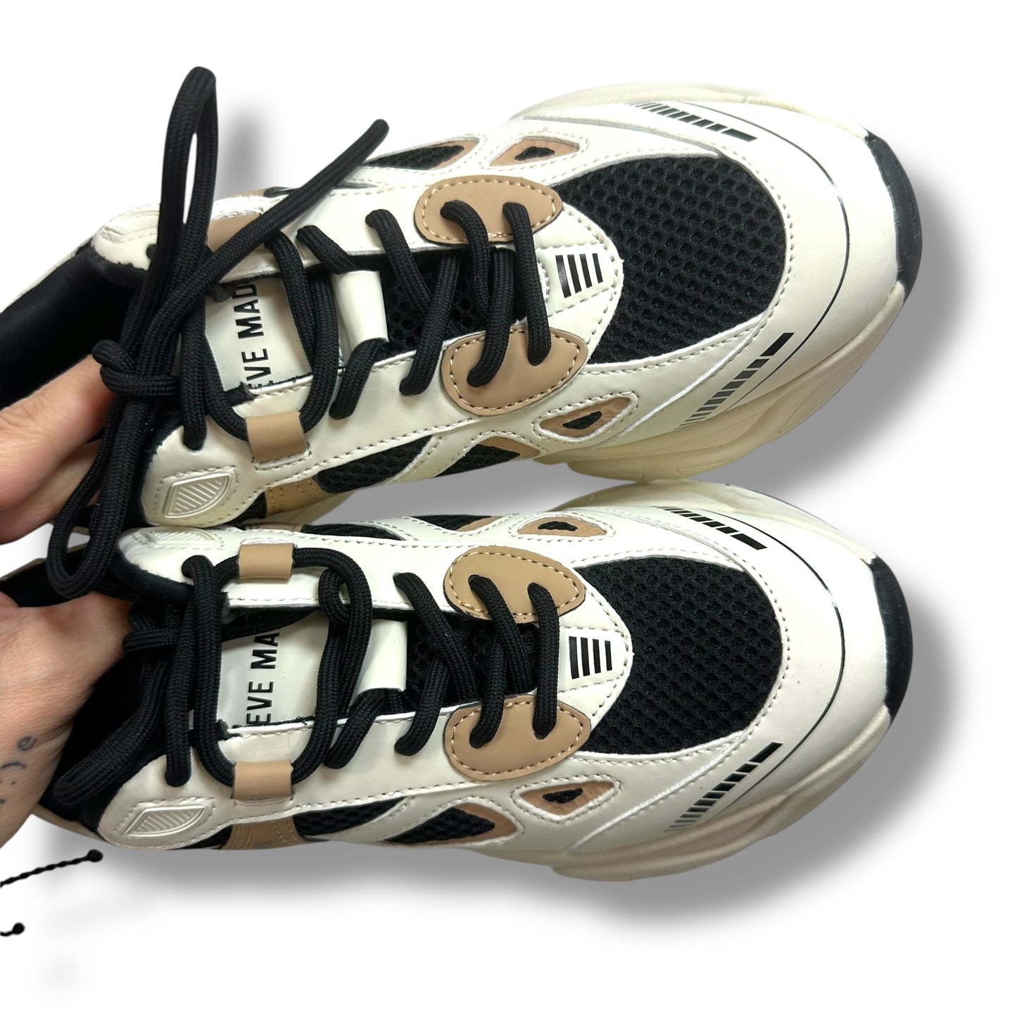 Shoes Sneakers By Steve Madden In Beige, Size: 7