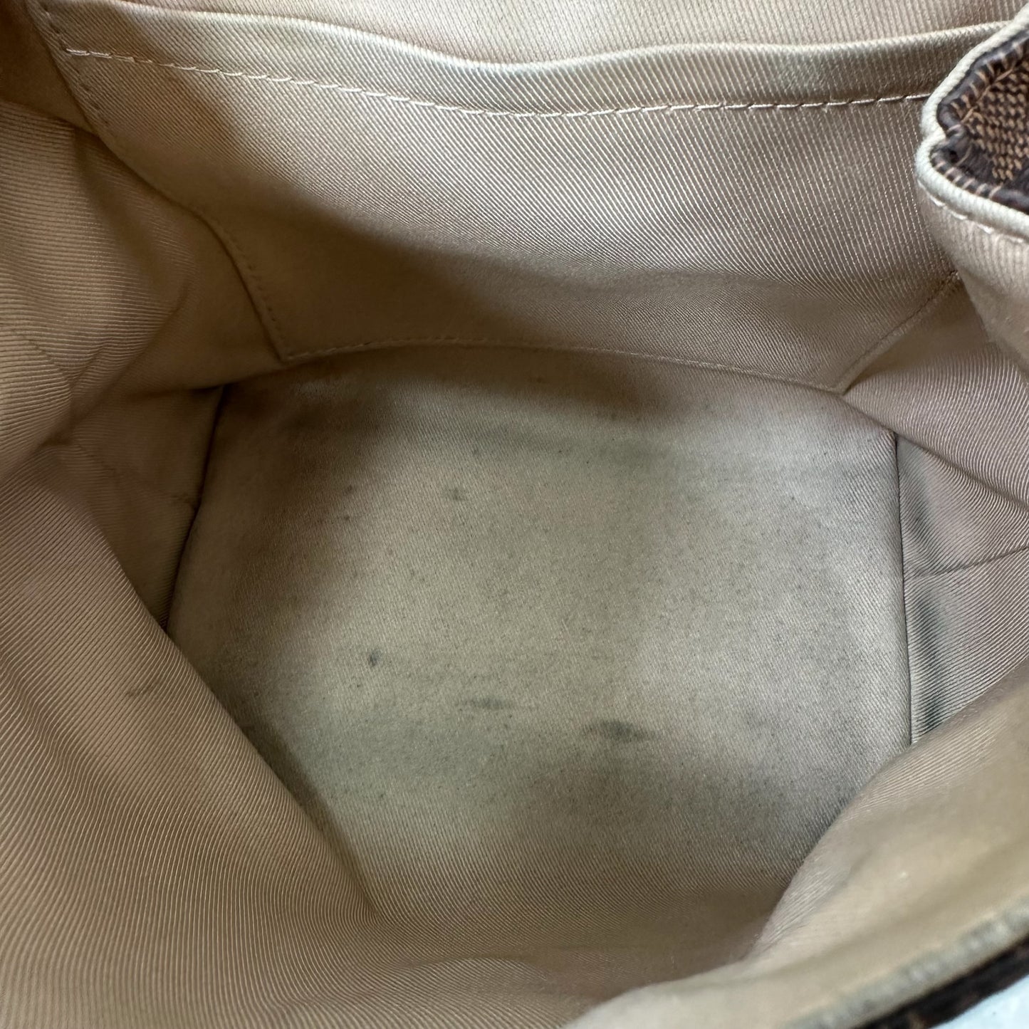 PRICE REDUCTION-FINAL SALE! Damier Ebene Clapton Backpack
Luxury Designer By Louis Vuitton, Size: Small