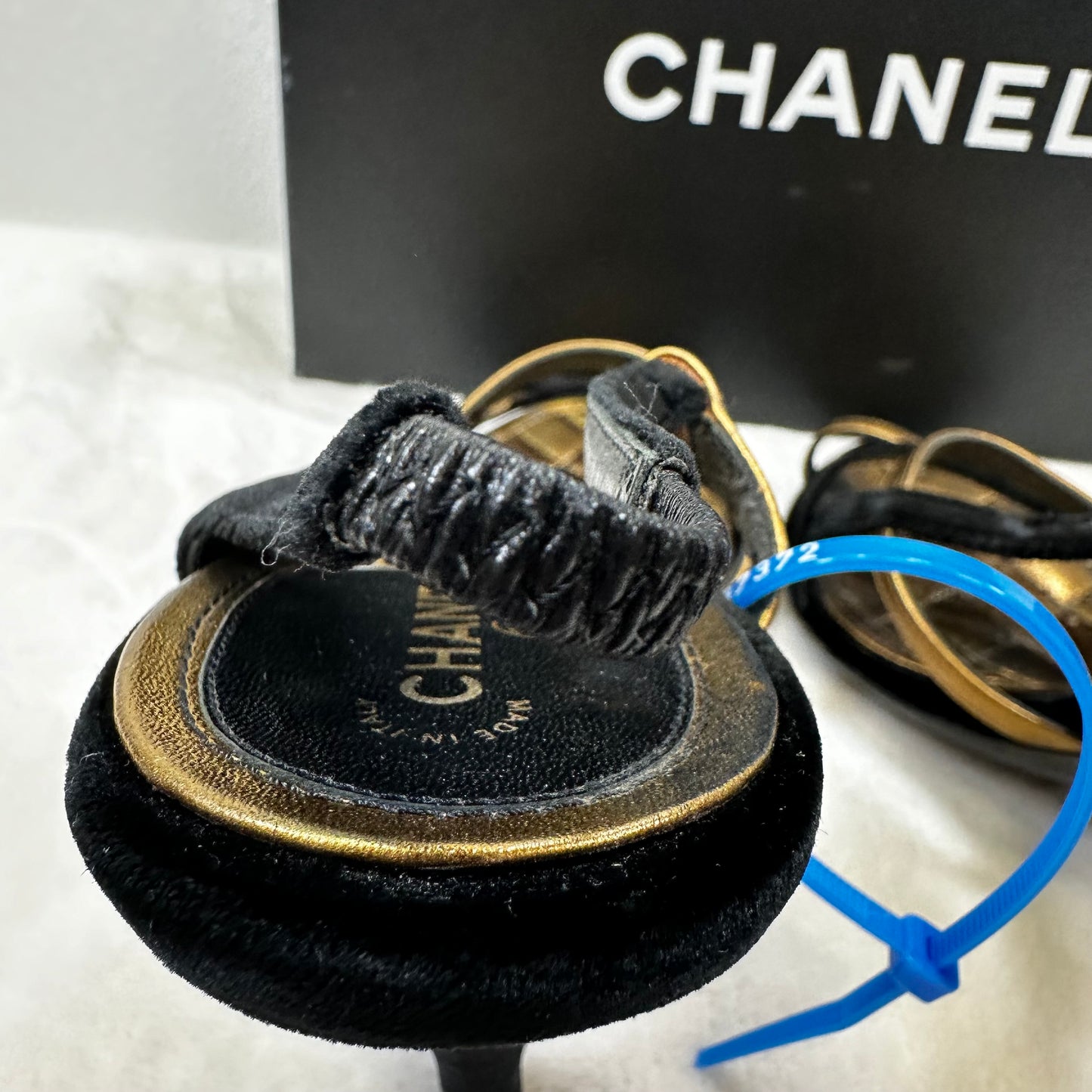 Shoes Designer By Chanel In Gold size 40