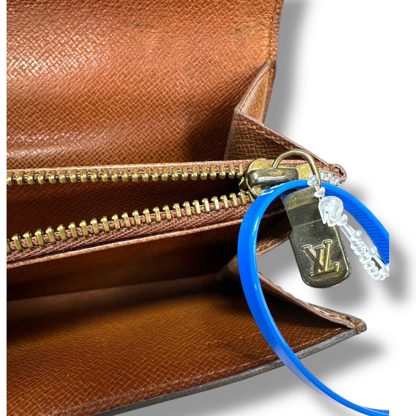 Wallet Luxury Designer By Louis Vuitton, Size: Medium