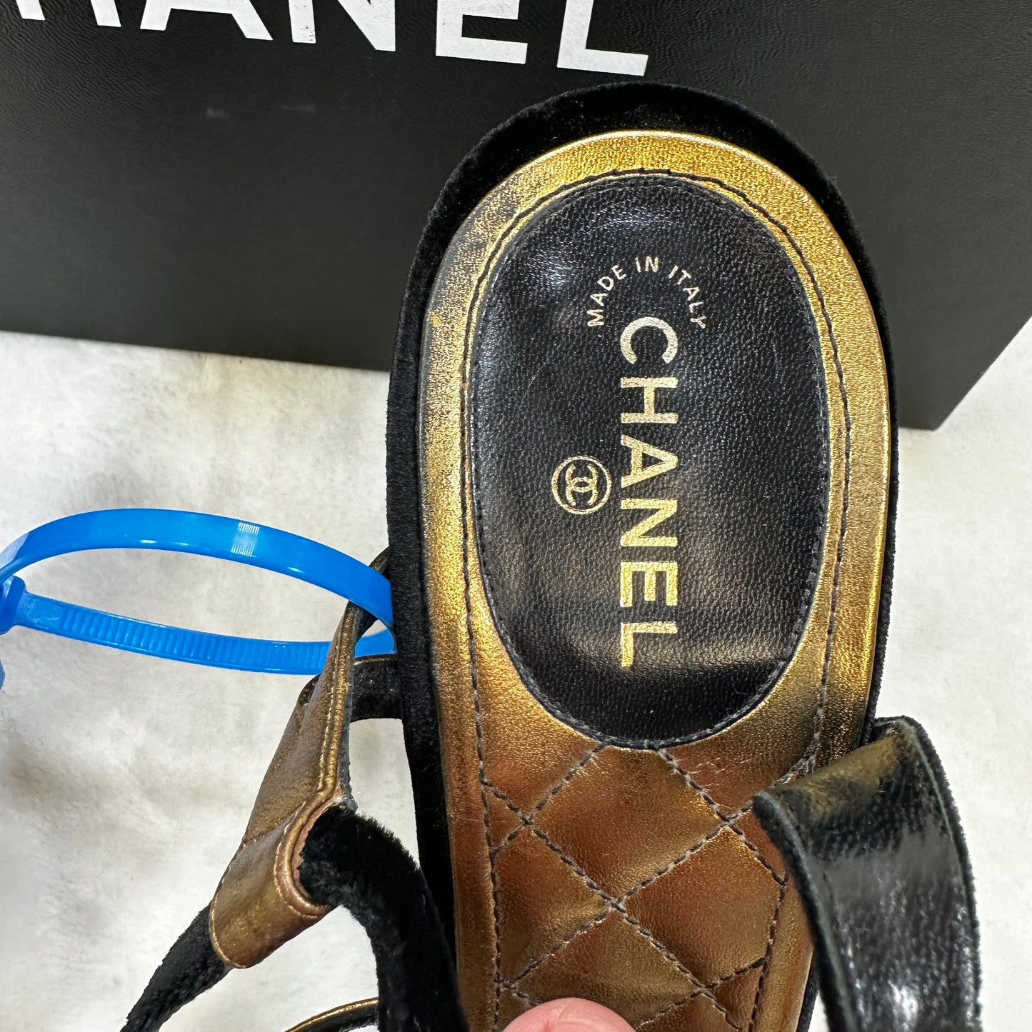 Shoes Designer By Chanel In Gold size 40