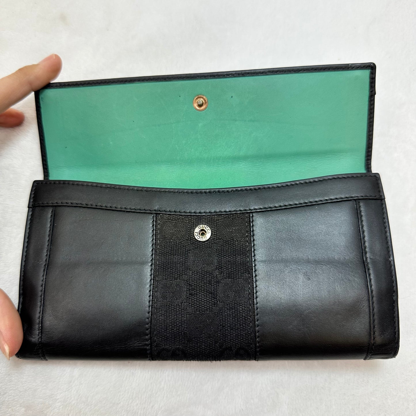 Wallet Luxury Designer By Gucci, Size: Medium