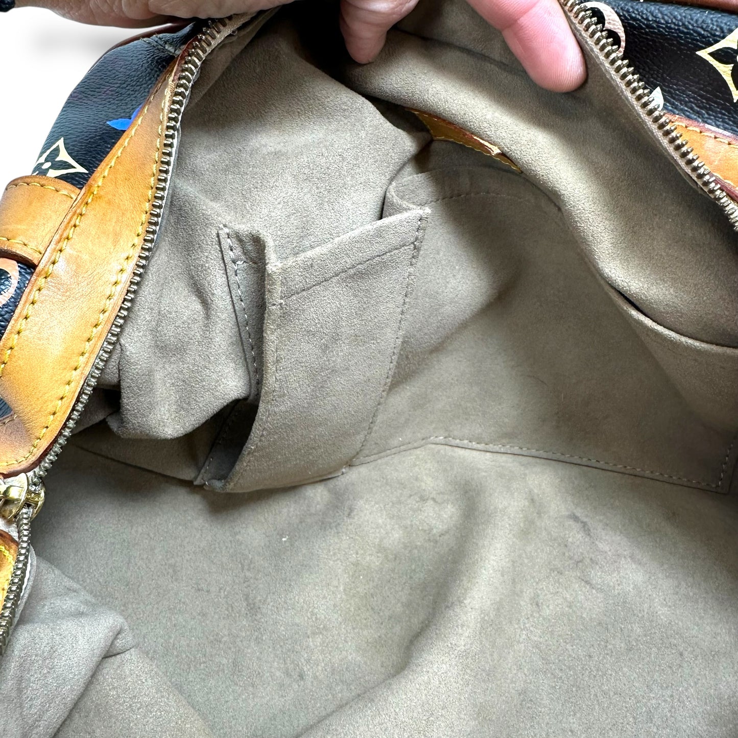 Handbag Luxury Designer By Louis Vuitton, Size: Medium