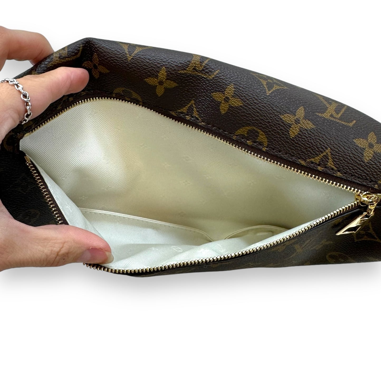 Microchipped HIGH RISE Bum bag Designer By Louis Vuitton, Size: Large