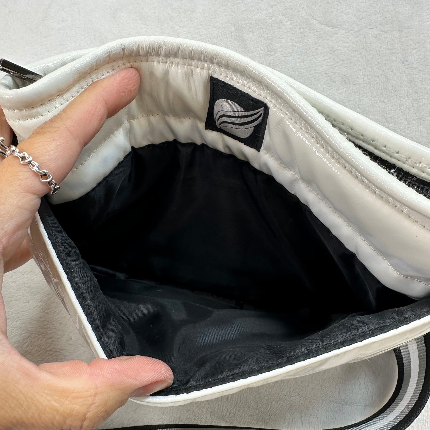 Crossbody By Think Royln, Size: Small