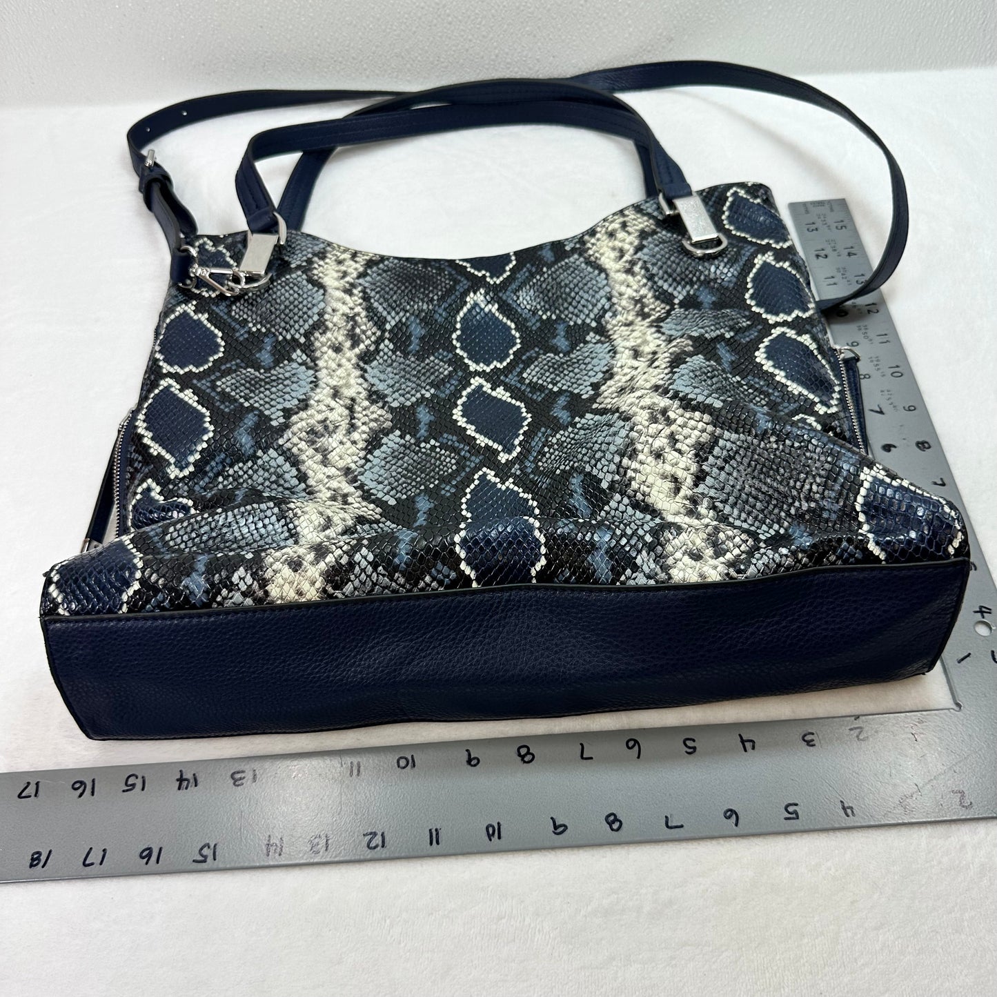 Handbag By Vince Camuto, Size: Large