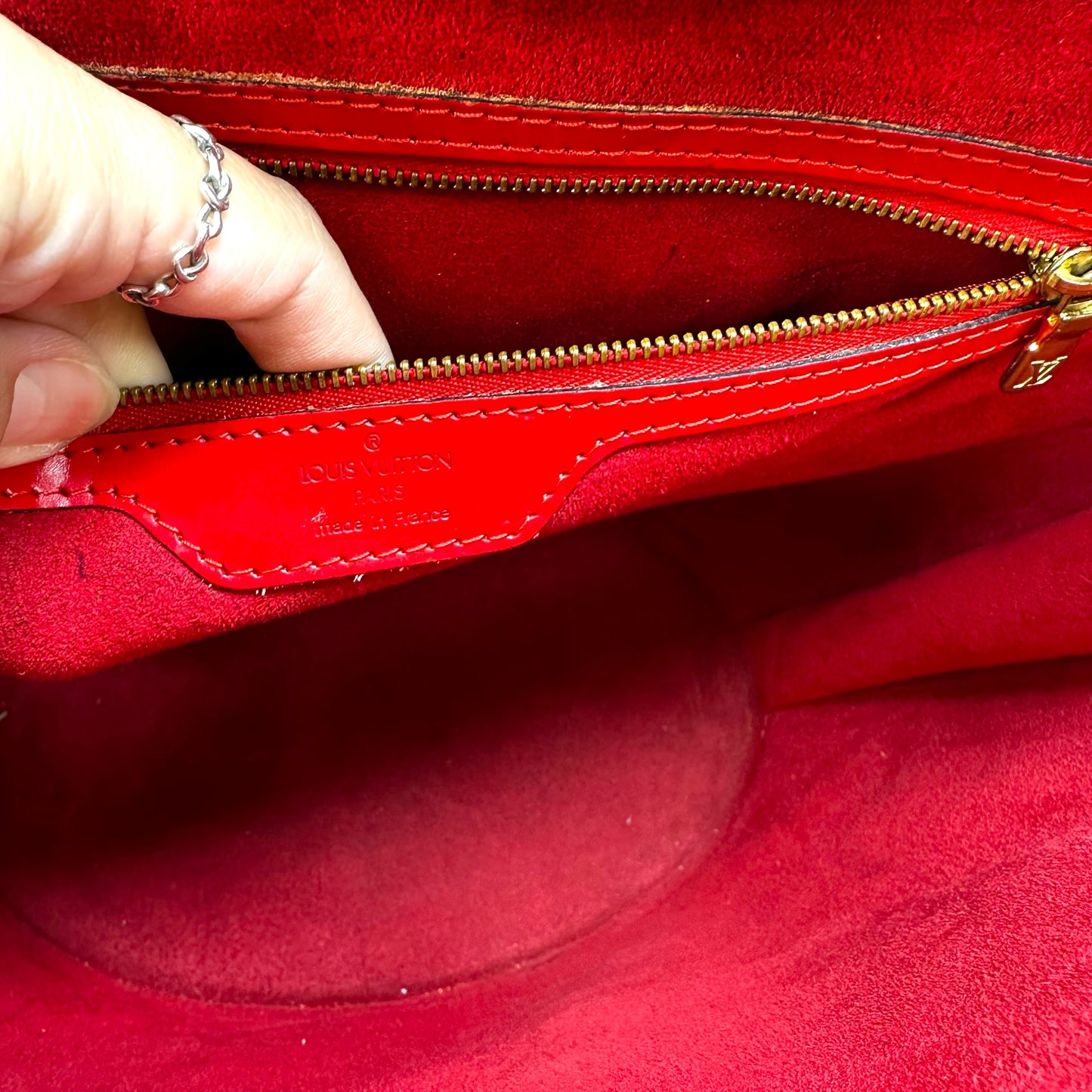 Epi leather Saint Jacques bag Handbag Luxury Designer By Louis Vuitton, Size: Large