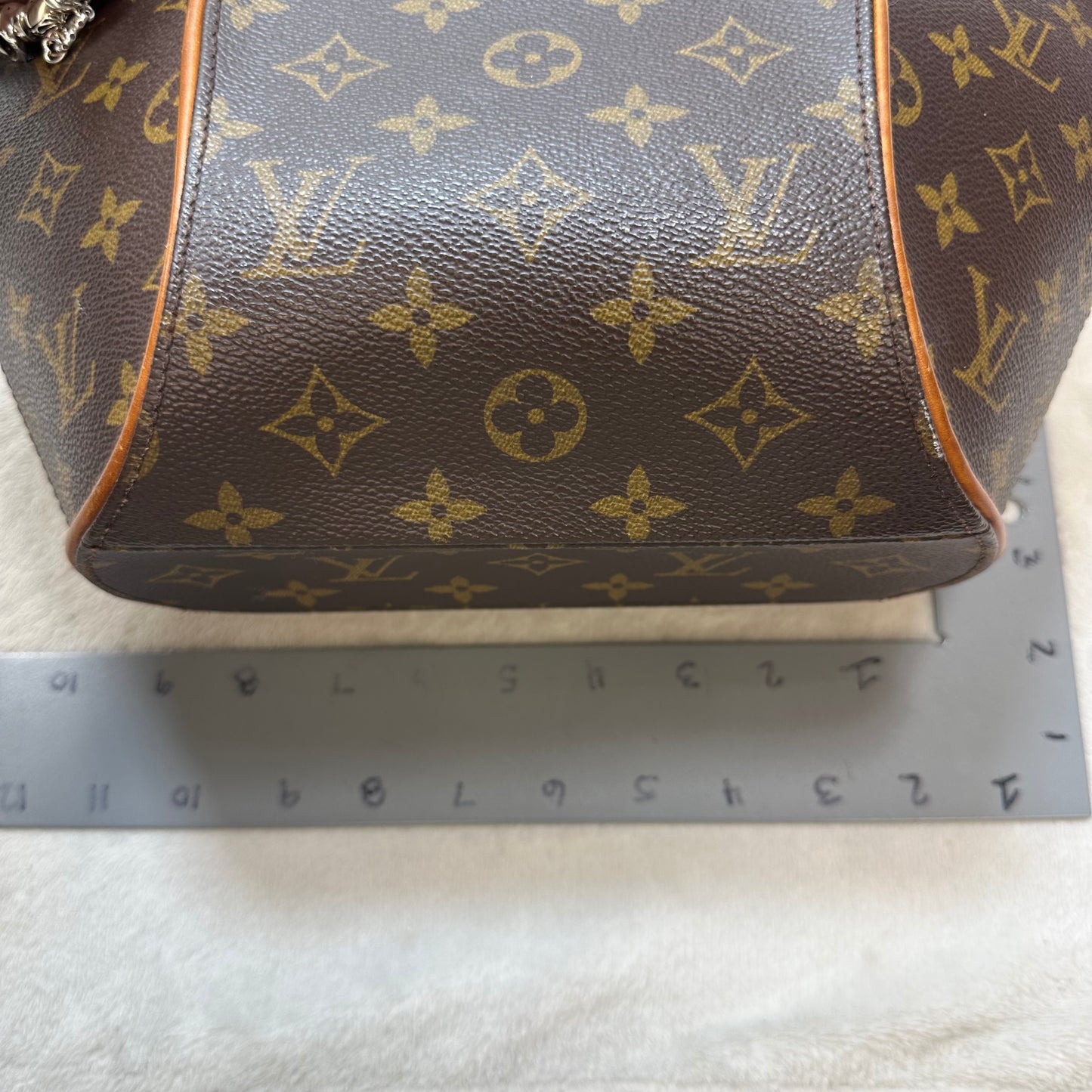 Monogram Ellipse PM Handbag Luxury Designer By Louis Vuitton, Size: Small