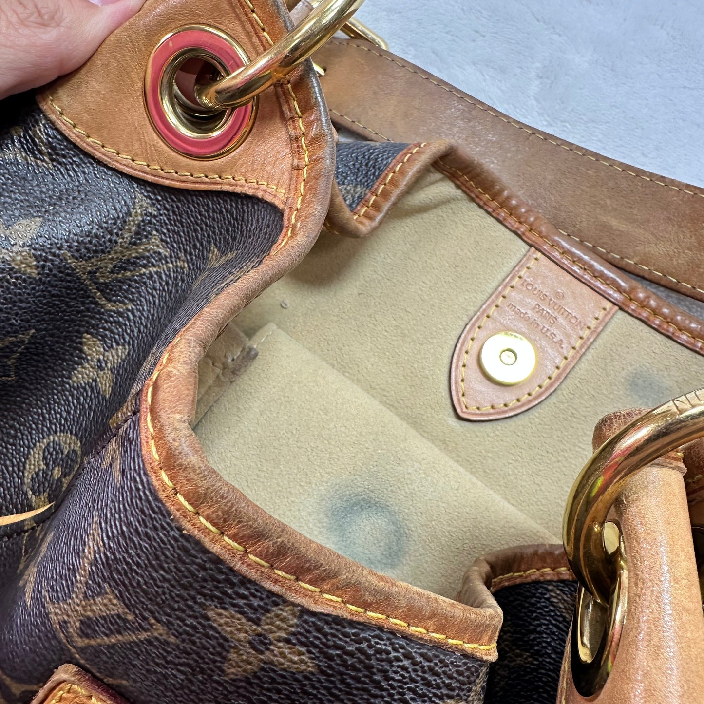 Galleria Handbag Luxury Designer By Louis Vuitton, Size: Medium