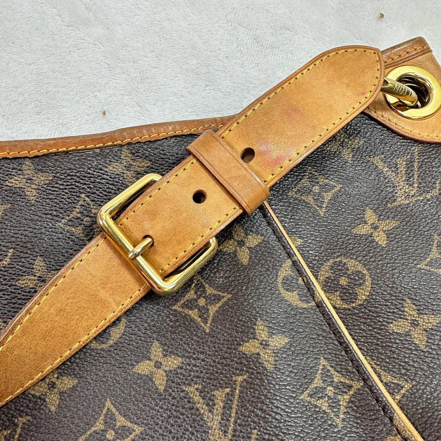 Galleria Handbag Luxury Designer By Louis Vuitton, Size: Medium
