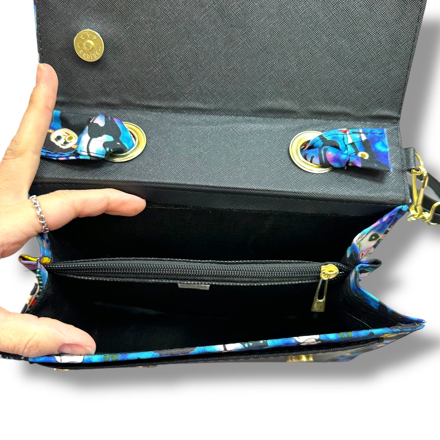 CORALINE Handbag By Loungefly, Size: Small