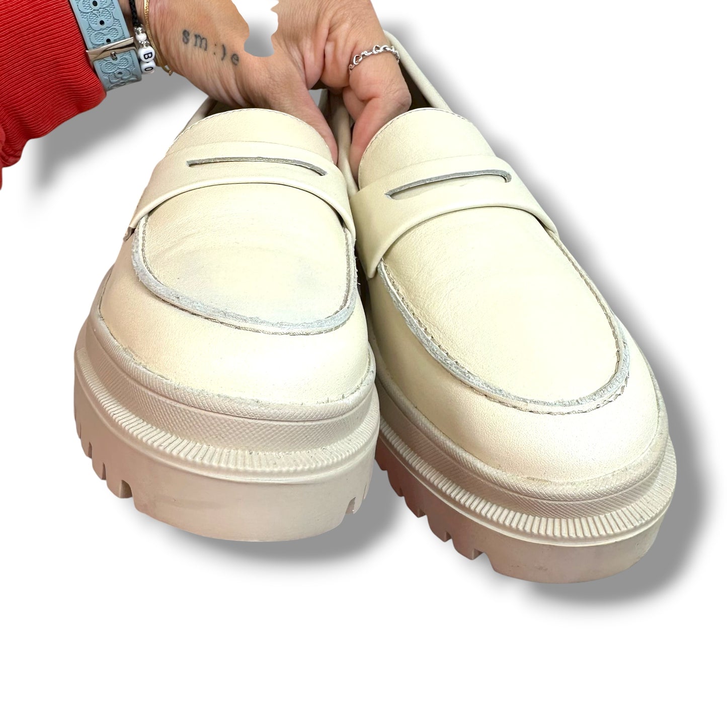 Leather Shoes loafers Flats By Patina In Beige, Size: 9.5