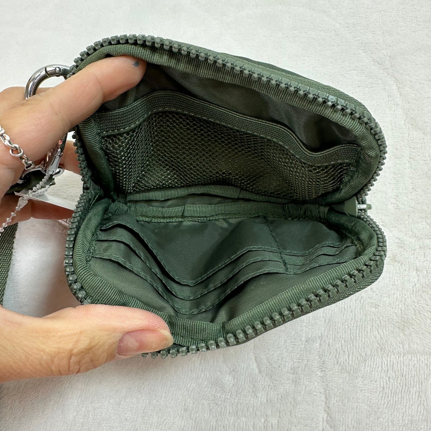 Coin Purse By Clothes Mentor, Size: Small